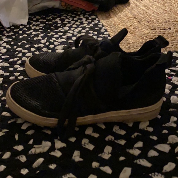 steve madden sneaker - Picture 2 of 4